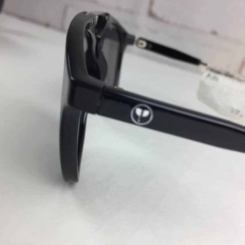 New: Diane Von Furstenberg Sunglasses/ Mirrored Black Rim - Picture 5 of 7